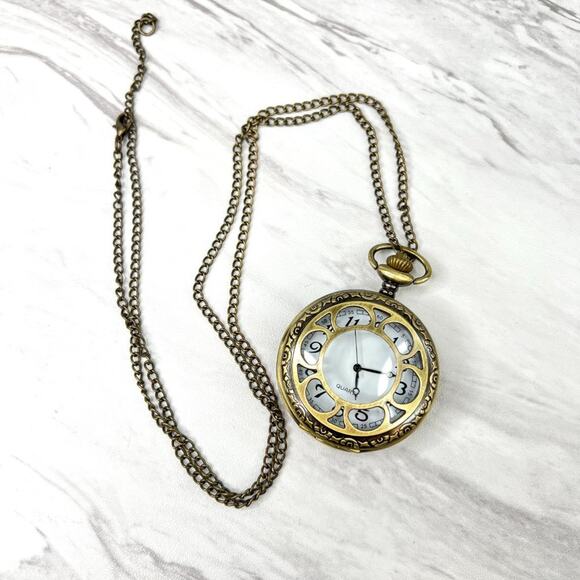 Bronze Tone Beautiful Pocket Watch Necklace - Picture 2 of 8